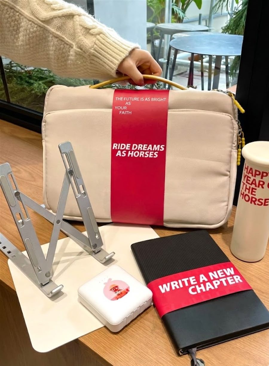 Custom corporate gift pack sample with notebook, bottle and desk accessories